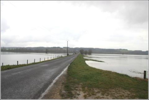 La Meuse en crue à Mécrin